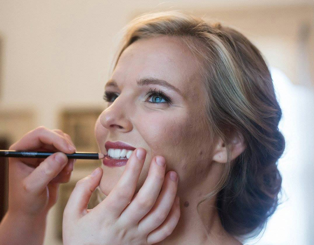 Bride Anna with Makeup Brush in Apex